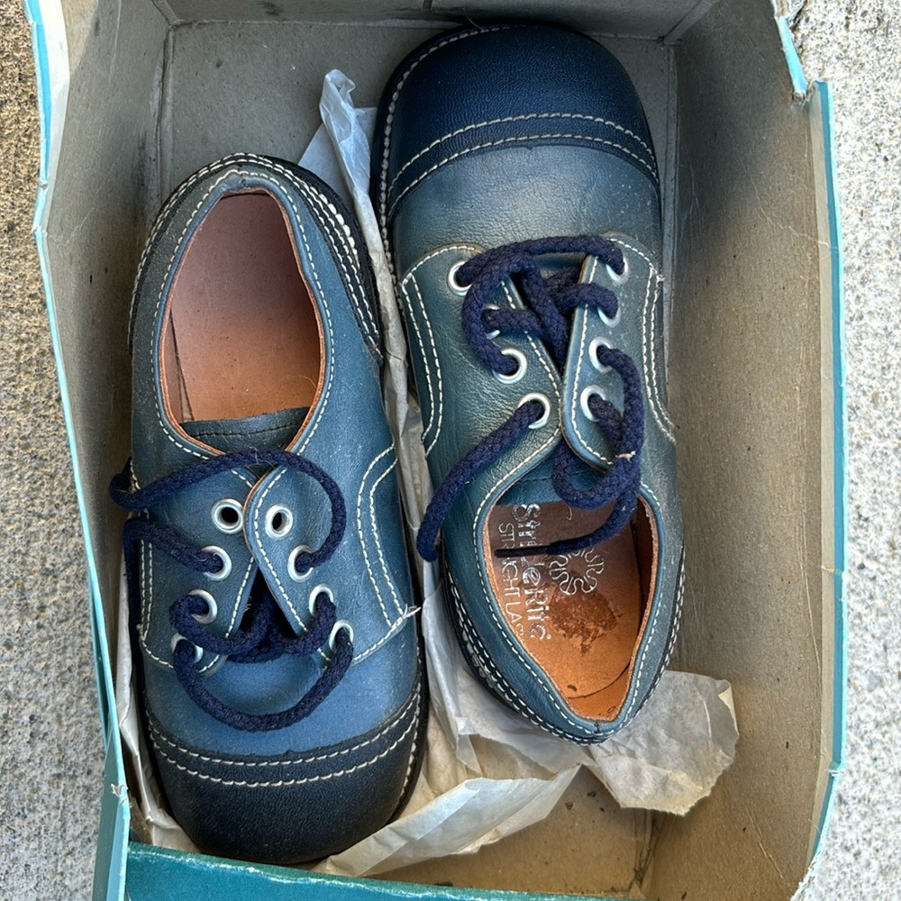 Vintage Stride Rite hard bottom Two Tone Blue